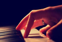 体坛名场面丨英超最佳射手8块腹肌身材不输C罗，至今还没收到利物浦续约合同.